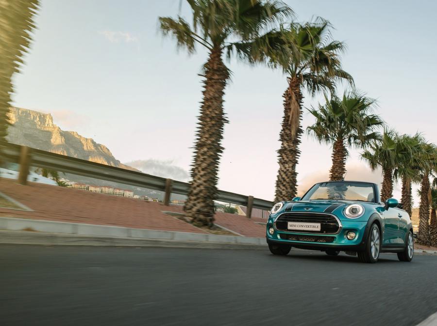  Mini Cooper Cabrio 2016 года  (ZA) (фото 10 из 23)